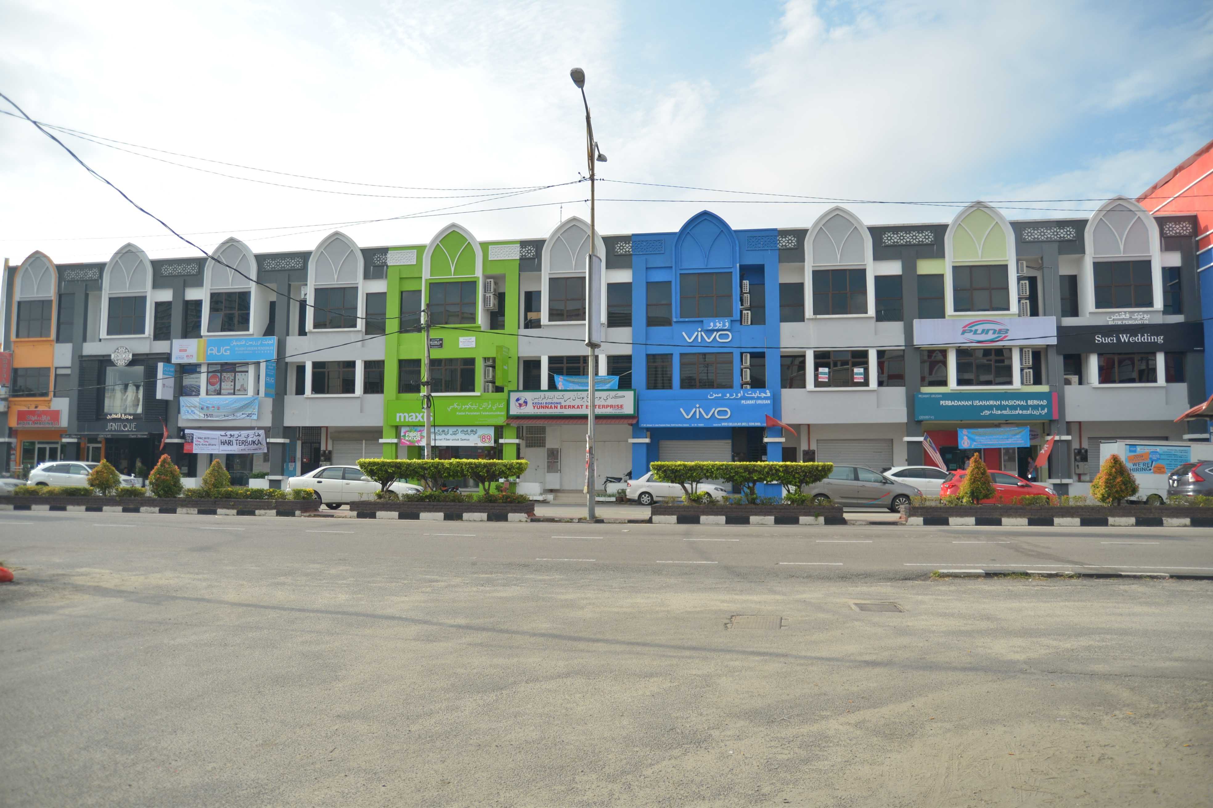 Kedai dan Pejabat 3 Tingkat